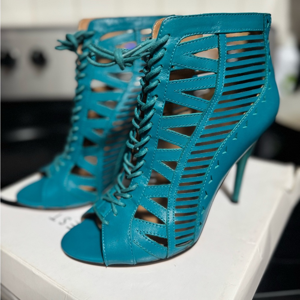 Nine West Women’s Strappy Heeled Sandals Size 8